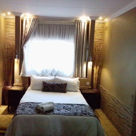 Ditsaleng Bed And Breakfast Vanderbijlpark Ngoại thất bức ảnh