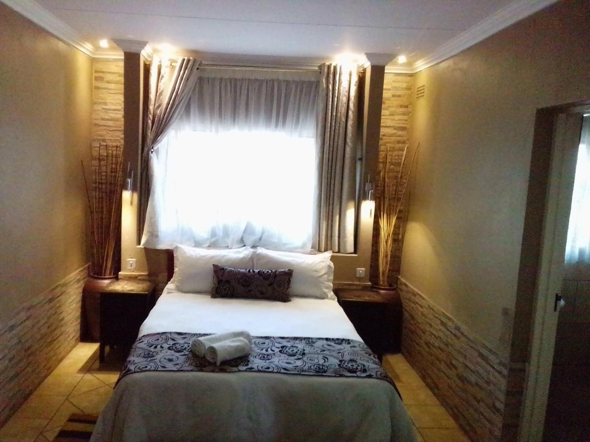 Ditsaleng Bed And Breakfast Vanderbijlpark Ngoại thất bức ảnh