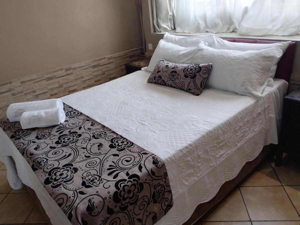 Ditsaleng Bed And Breakfast Vanderbijlpark Ngoại thất bức ảnh