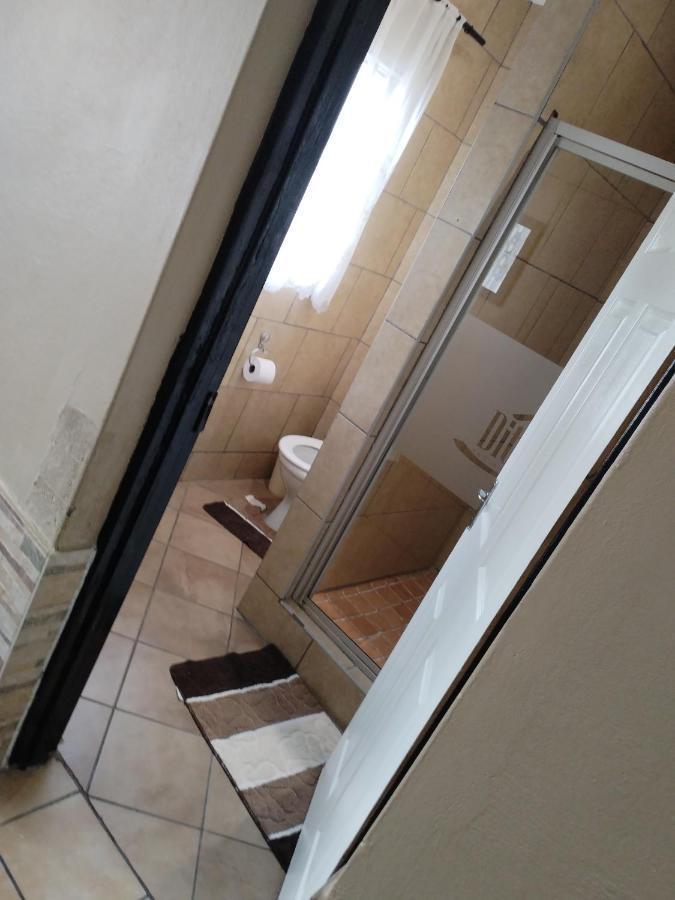 Ditsaleng Bed And Breakfast Vanderbijlpark Ngoại thất bức ảnh