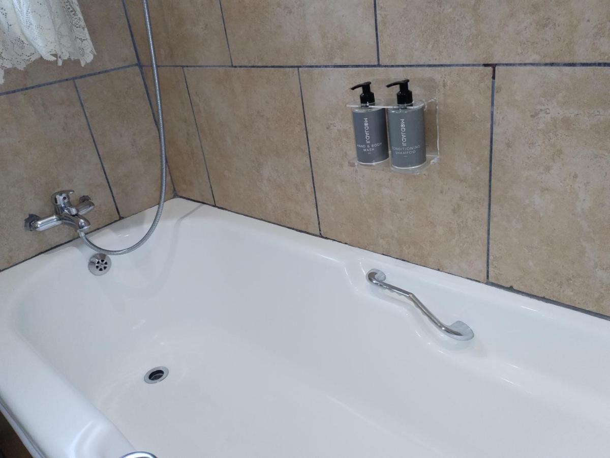 Ditsaleng Bed And Breakfast Vanderbijlpark Ngoại thất bức ảnh